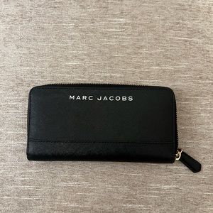Marc Jacobs Saffiano Standard CONTINENTAL Wallet Black